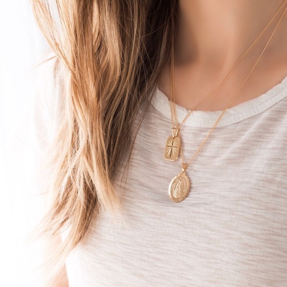 Virgin Mary Necklace | 18kt Gold Filled - Picture 8 of 8